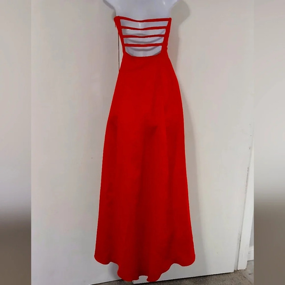 Morgan & Co Red Satin Strapless Long Gown Prom  Size 9/10 - Picture 7 of 11